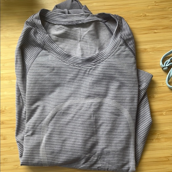 Lululemon Swiftly Tech - Picture 1 of 2